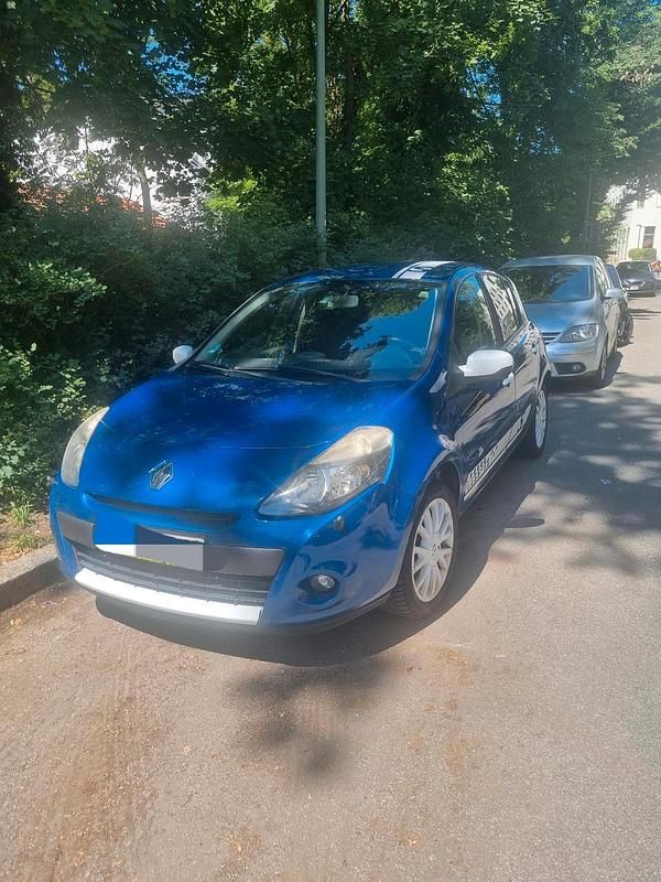 Blau Gebraucht 2011 Renault Clio II Kleinwagen | 1.800 € - Bild 1/4