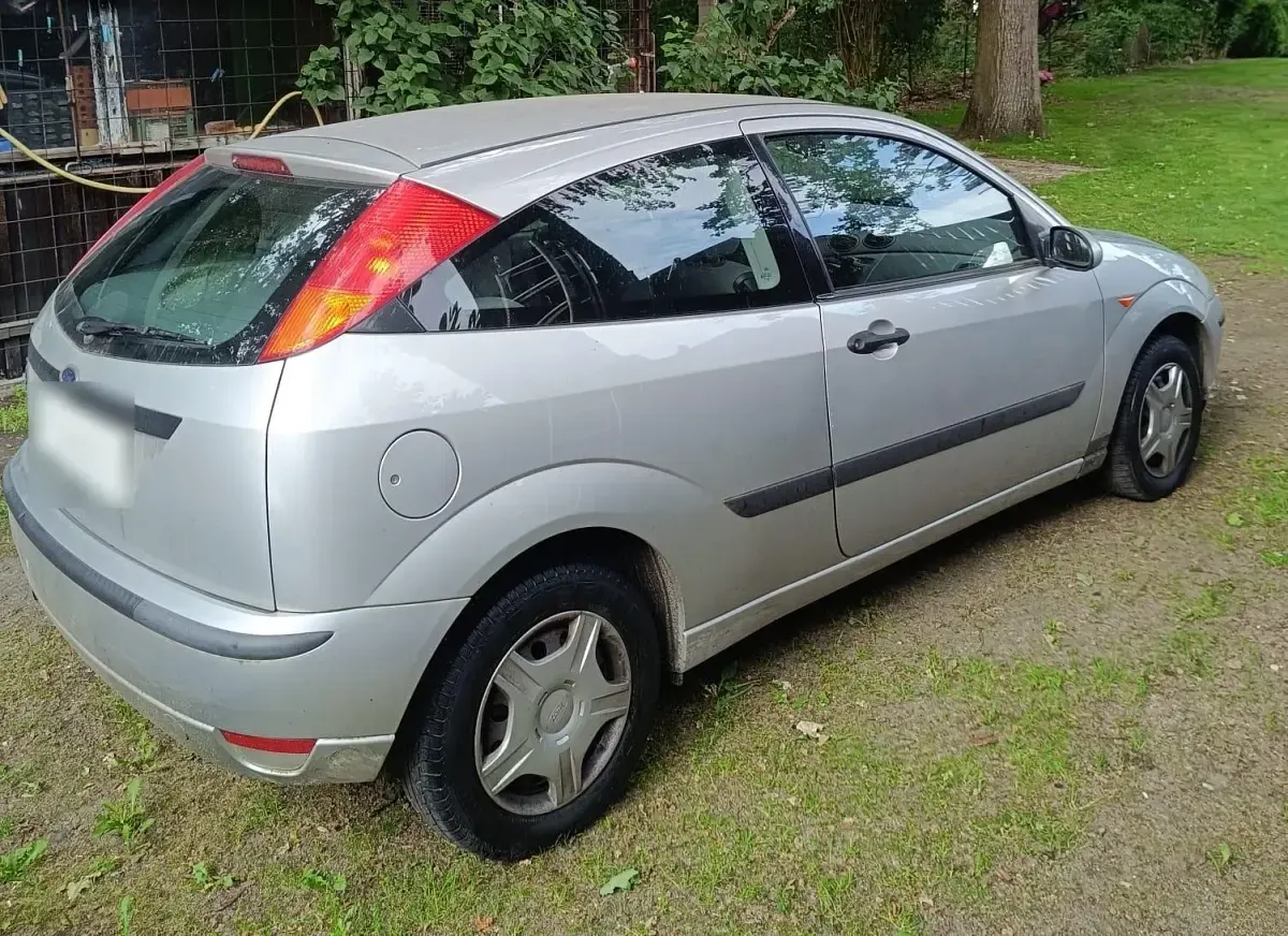Gebraucht Ford Focus 75 PS (55 kW) 2002 Grau Kleinwagen