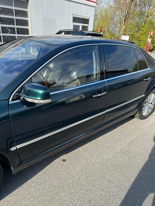 Usata VW Phaeton 237 CV (174 kW) 2008 Verde Berlina