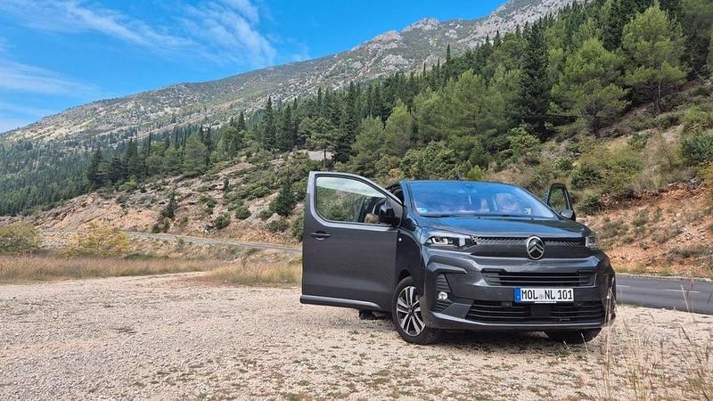 Gebraucht Citroën Spacetourer 177 PS (130 kW) 2024 Grau Van / Kleinbus