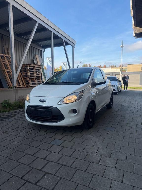 Gebraucht Ford Ka Trend 69 PS (50 kW) 2012 Weiß Kleinwagen