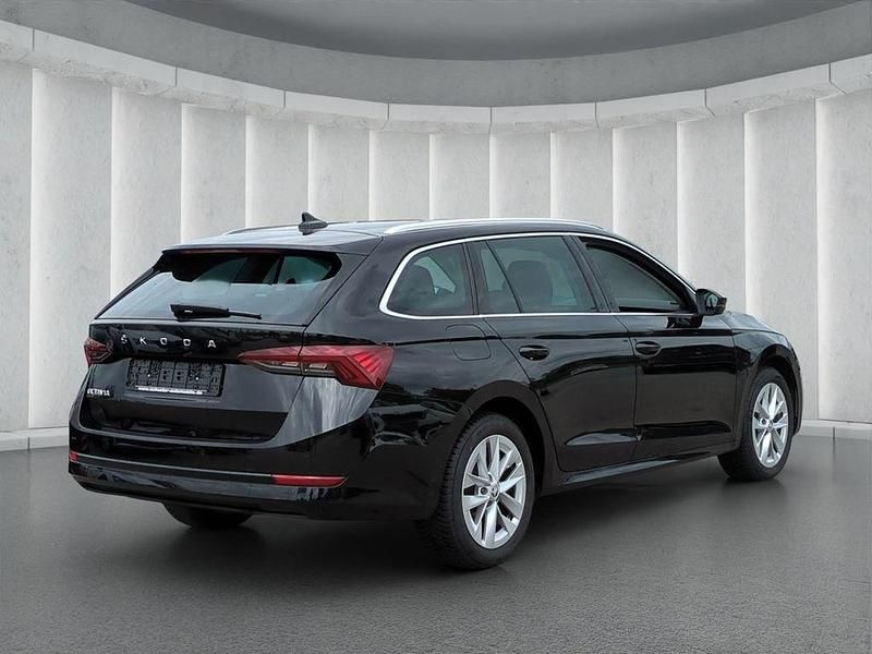 Second-hand Skoda Octavia Style 150 CP (110 kW) 2023 Negru Break