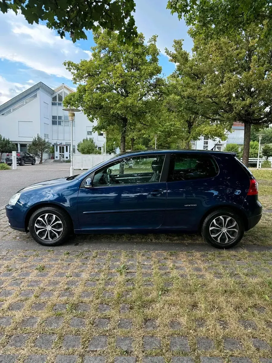 Gebraucht VW Golf V United 80 PS (58 kW) 2008 Blau Kleinwagen