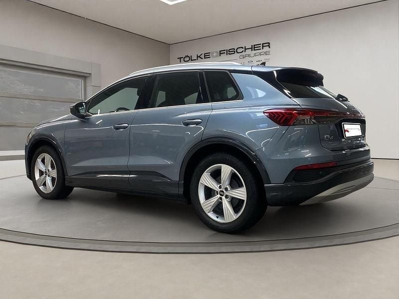 Gebraucht Audi Q4 e-tron Ambiente 219 kW (299 PS) 2022 Geysirblau metallic SUV