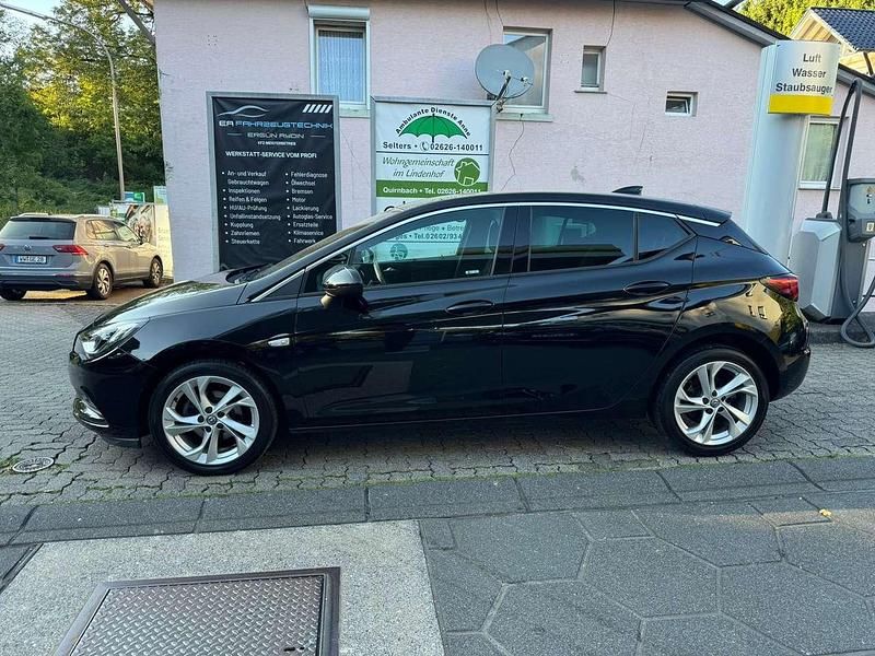 Gebraucht Opel Astra Dynamic 125 PS (91 kW) 2017 Schwarz Kleinwagen