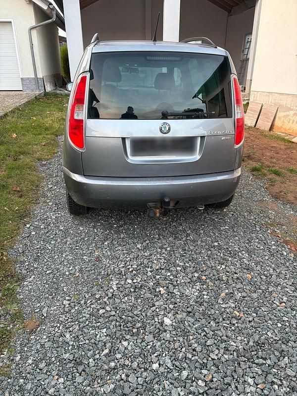 Gebraucht Skoda Roomster 90 PS (66 kW) 2012 Silber Van / Kleinbus