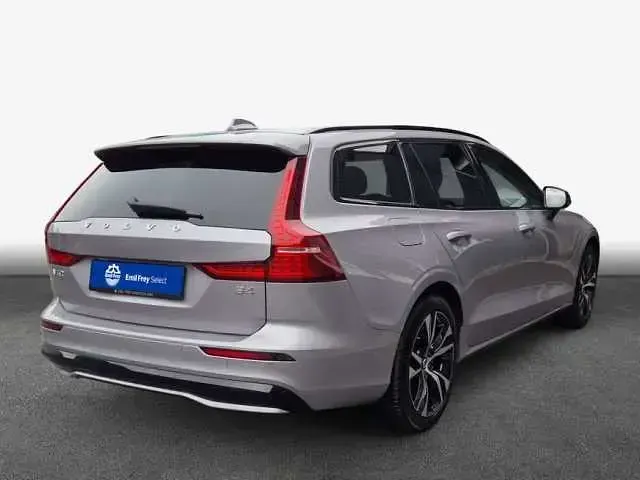 Gebraucht Volvo V60 145 PS (106 kW) 2025 Kombi