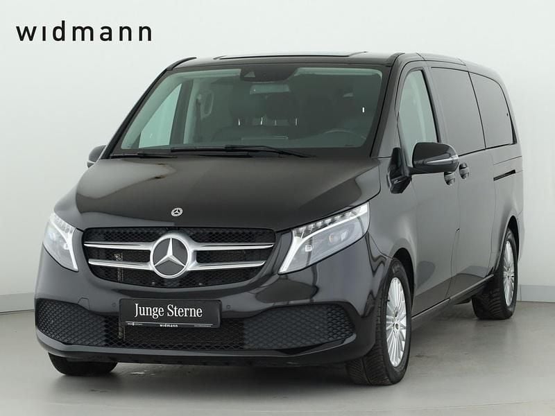 Obsidianschwarz metallic Gebraucht 2023 Mercedes V300 Edition Van / Kleinbus | 55.850 € (Guter Preis) - Bild 1/4