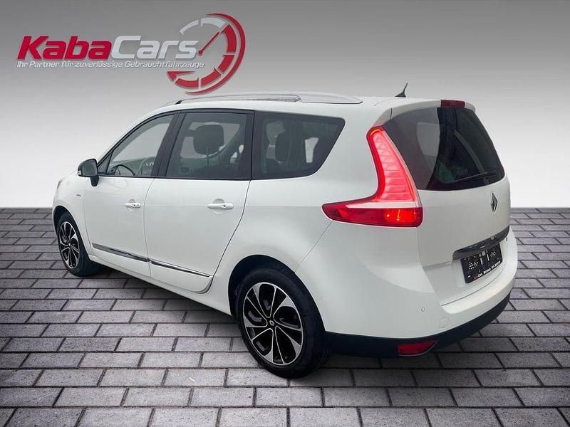 Gebraucht Renault Grand Scénic III Bose Edition 132 PS (97 kW) 2016 Perlmut weiß Van / Kleinbus