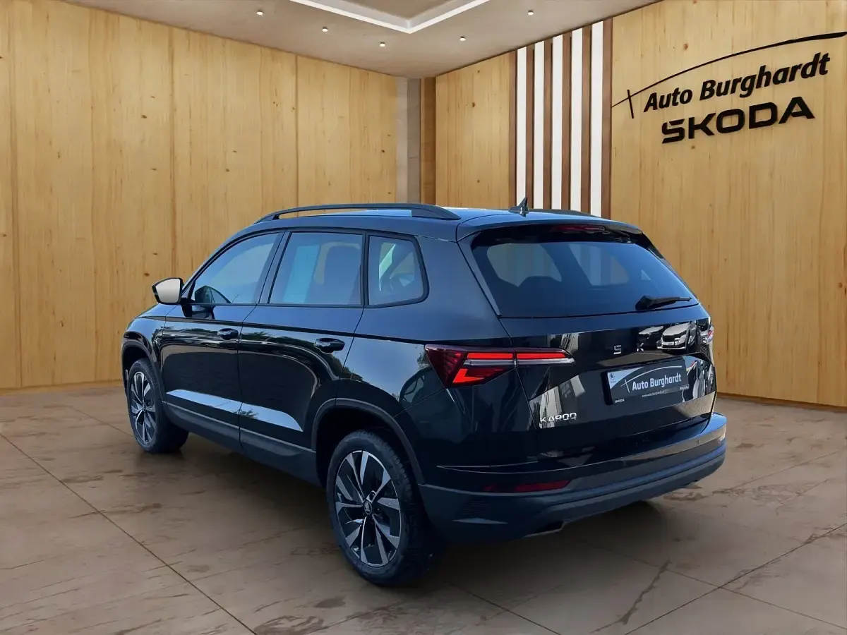 Neu Skoda Karoq Comfort 150 PS (110 kW) 2026 Schwarz SUV