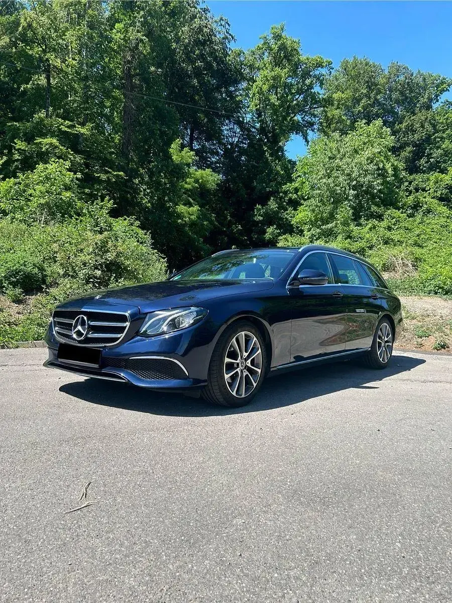 Gebraucht Mercedes E220 Avantgarde 194 PS (142 kW) 2019 Blau Kombi