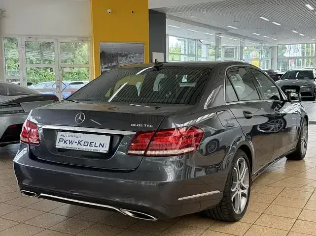 Gebraucht Mercedes E250 Avantgarde 204 PS (150 kW) 2015 Tenoritgrau metalliclack Limousine