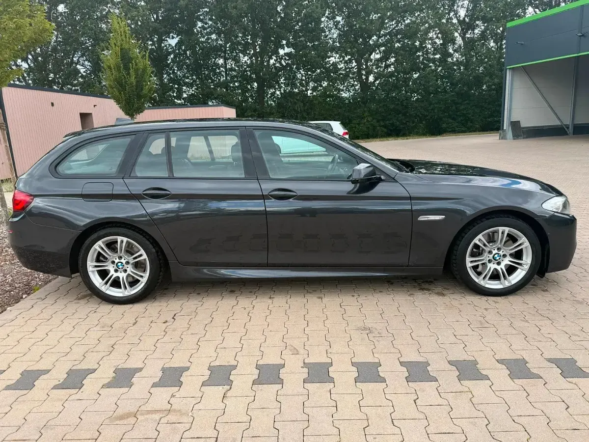 Gebraucht BMW 530 258 PS (189 kW) 2012 Grau Kombi