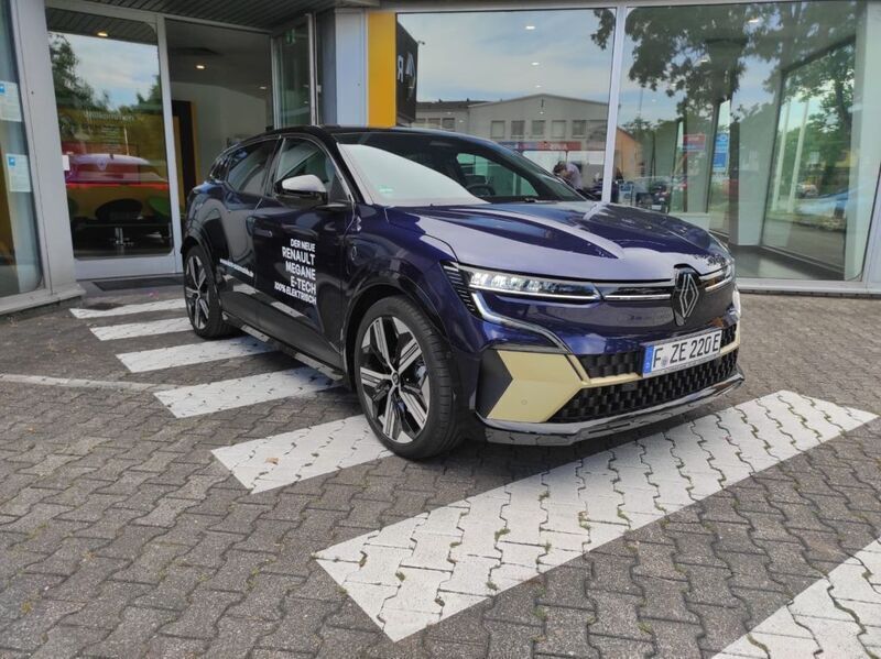 Gebraucht Renault Mégane Iconic 160 kW (218 PS) 2022 Blau (nachtblau metallic/dach black) Limousine