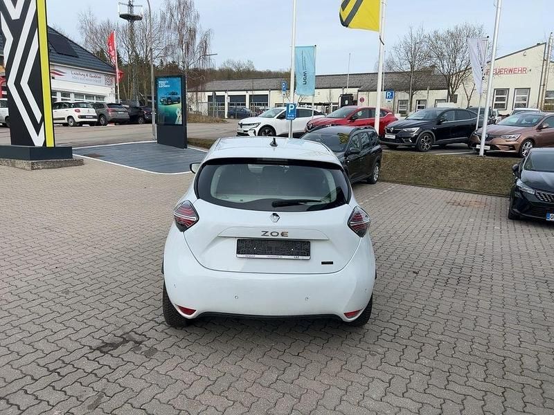 Second-hand Renault Zoe Evolution 80 kW (110 CP) 2022 Alb Hatchback