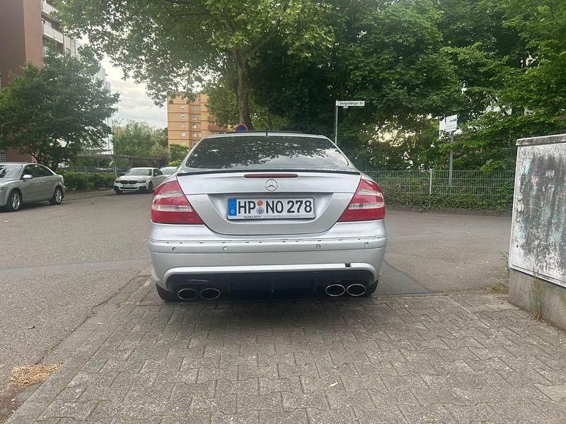 Silber Gebraucht 2004 Mercedes CLK320 Avantgarde Coupé | 7.500 € (Fairer Preis) - Bild 1/4