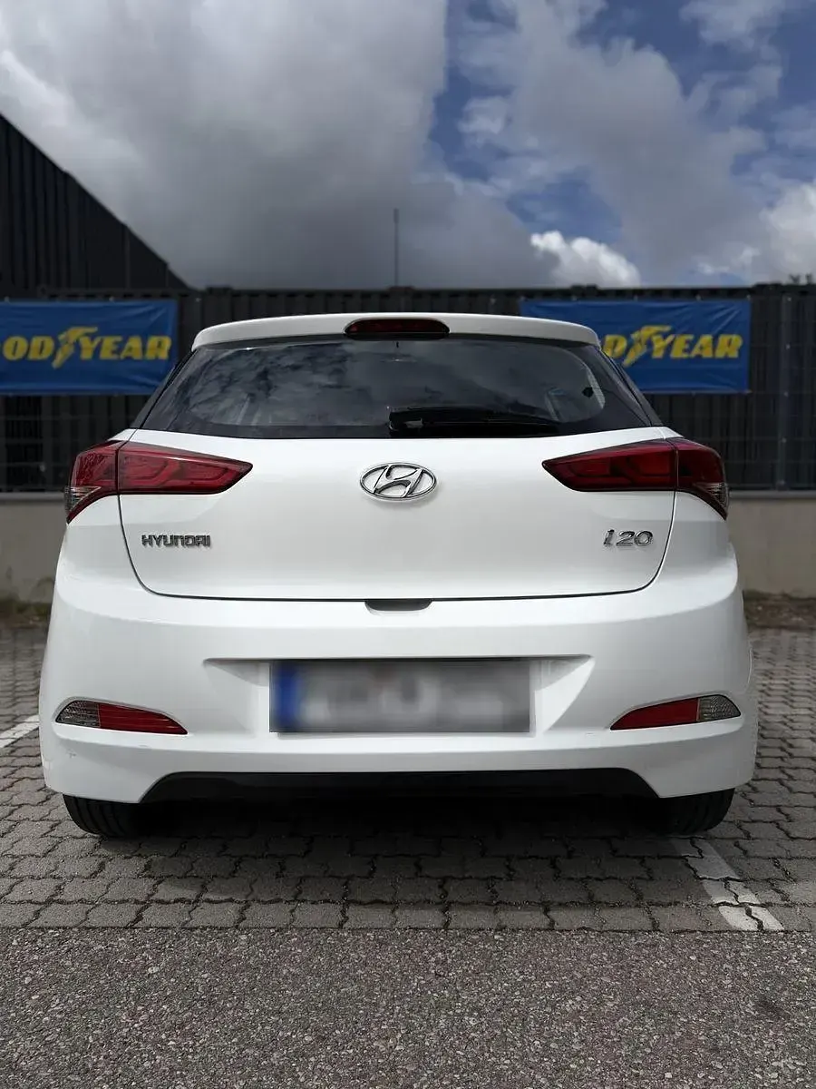 Gebraucht Hyundai i20 GO! 75 PS (55 kW) 2017 Weiß Kleinwagen