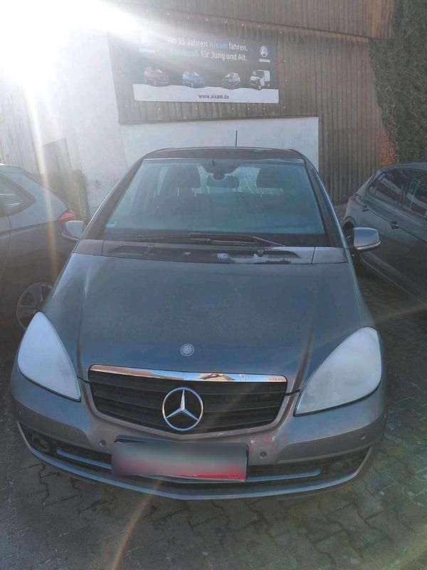 Gebraucht Mercedes A160 95 PS (69 kW) 2011 Grau Kleinwagen