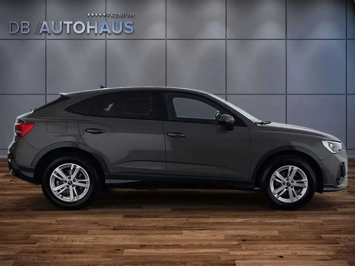 Gebraucht Audi Q3 Sportback S-Line 150 PS (110 kW) 2025 Grau SUV