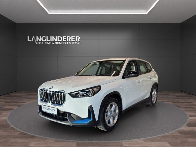 Alpinweiss iii Gebraucht 2023 BMW iX1 Performance SUV | 35.900 € (Superpreis) - Bild 1/3