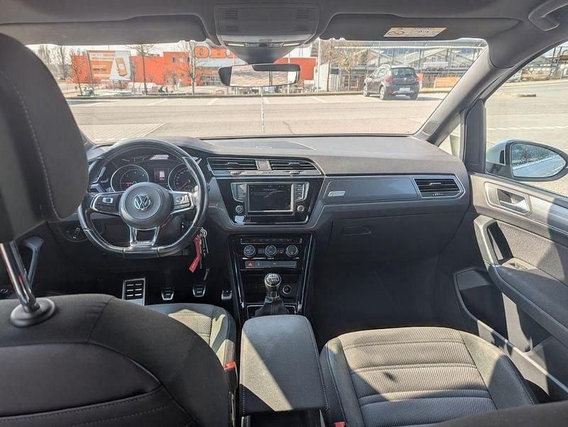 Gebraucht VW Touran Highline 150 PS (110 kW) 2017 Weiß Van / Kleinbus