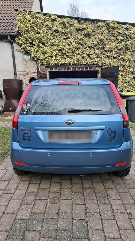 Gebraucht Ford Fiesta 80 PS (58 kW) 2003 Blau Kleinwagen