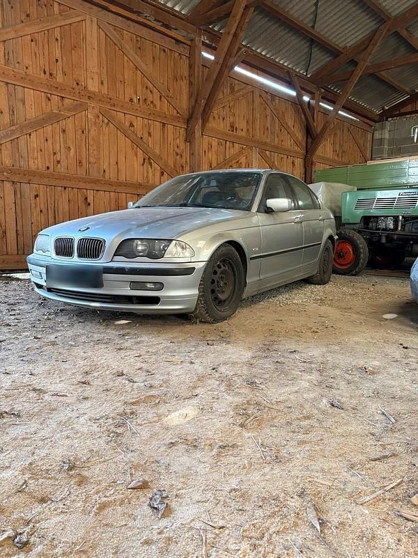 Gebraucht BMW 323 170 PS (125 kW) 2000 Silber Limousine