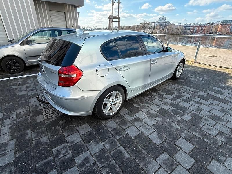 Gebraucht BMW 118 143 PS (105 kW) 2010 Silber Kleinwagen