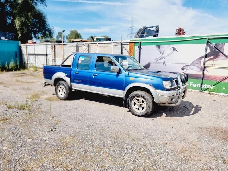 Gebraucht Nissan Navara 103 PS (75 kW) 2000 Blau Pickup