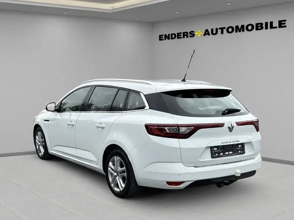 Gebraucht Renault Mégane 140 PS (102 kW) 2019 Weiß Kombi