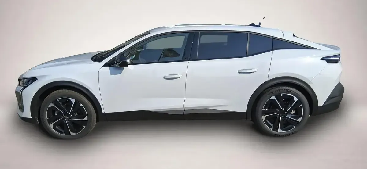 Neu Peugeot 408 Allure 136 PS (100 kW) 2026 Manufacturer SUV