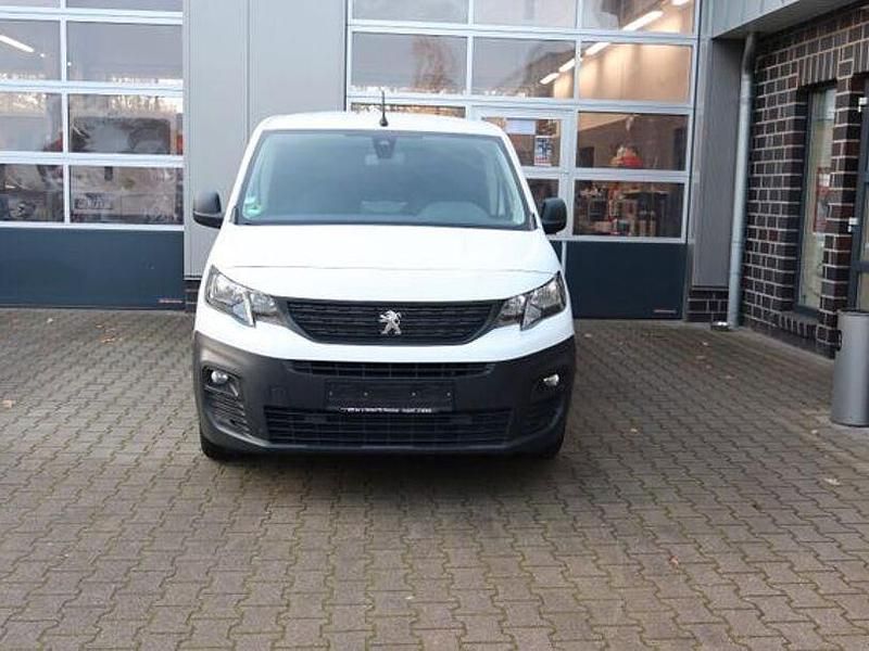 Gebraucht Peugeot Partner 131 PS (96 kW) 2019 Weiss Van / Kleinbus