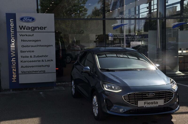 Blau Gebraucht 2023 Ford Fiesta Titanium Kleinwagen | 22.990 € (Teuer) - Bild 1/4