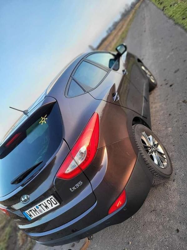 Gebraucht Hyundai ix35 Trend 135 PS (99 kW) 2015 Braun SUV