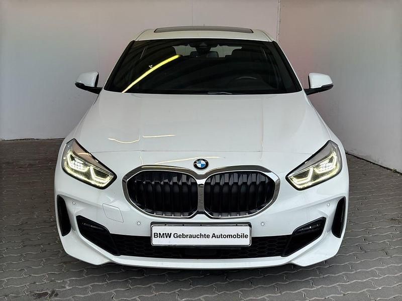 Alpinweiss Gebraucht 2019 BMW 118 M Sport Kleinwagen | 20.689 € (Fairer Preis) - Bild 1/4