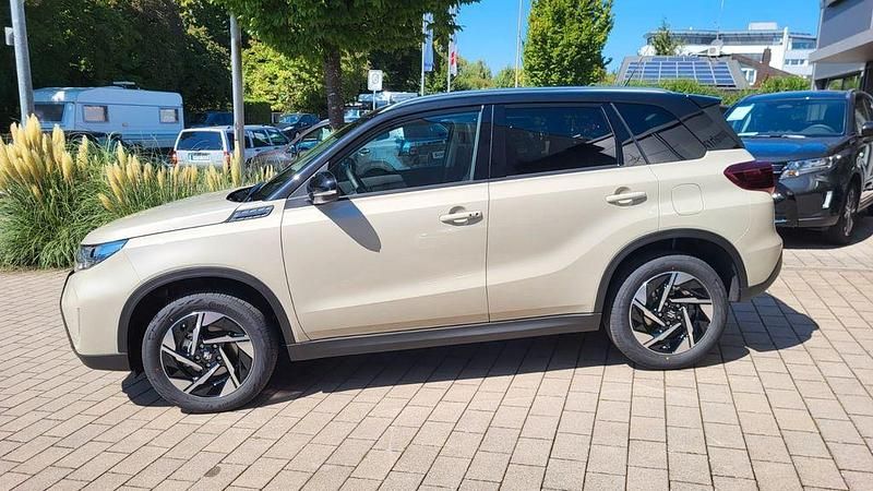 Gebraucht Suzuki Vitara Comfort+ 110 PS (80 kW) 2025 Beige SUV