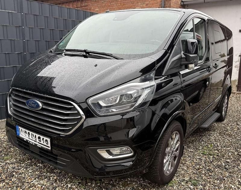Schwarz Gebraucht 2019 Ford Tourneo Custom Titanium X Van | 26.999 € (Superpreis) - Bild 1/4