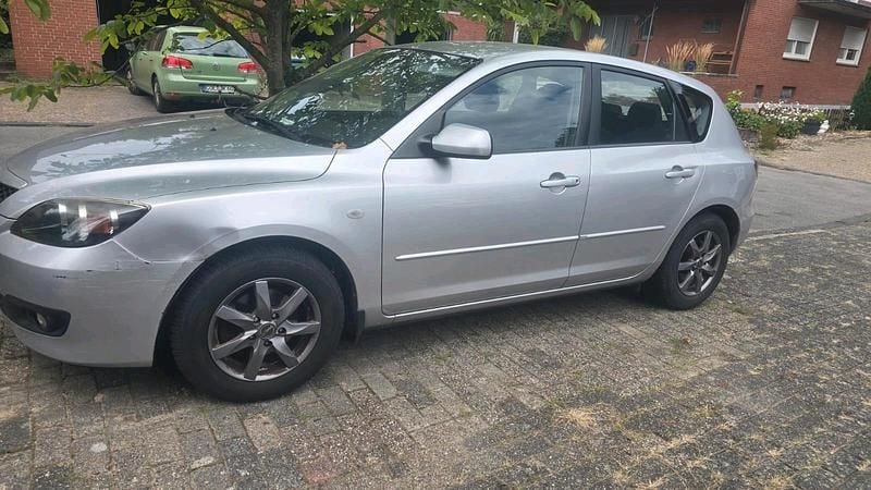 Silber Gebraucht 2007 Mazda 3 Limousine | 2.400 € (Guter Preis) - Bild 1/4
