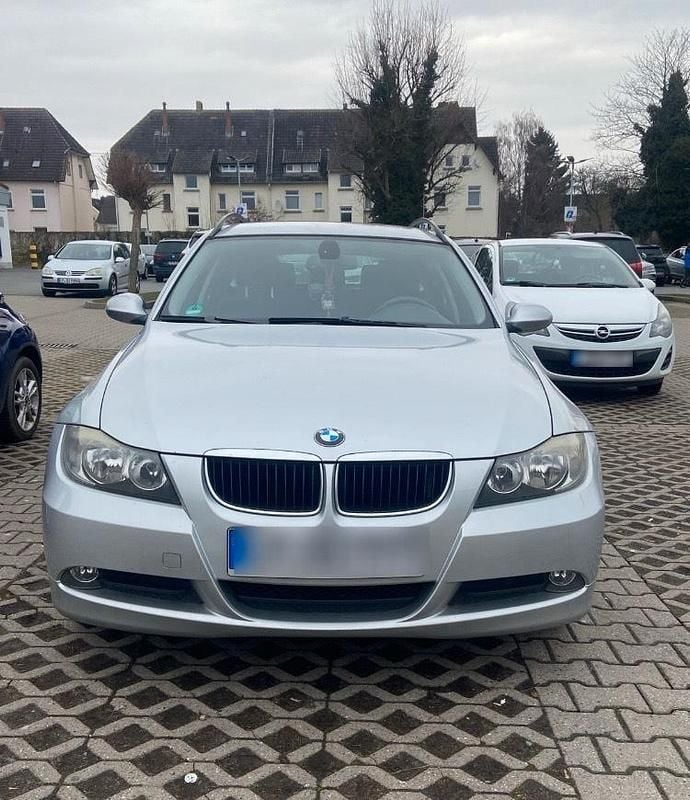 Gebraucht BMW 318 143 PS (105 kW) 2007 Silber Kombi