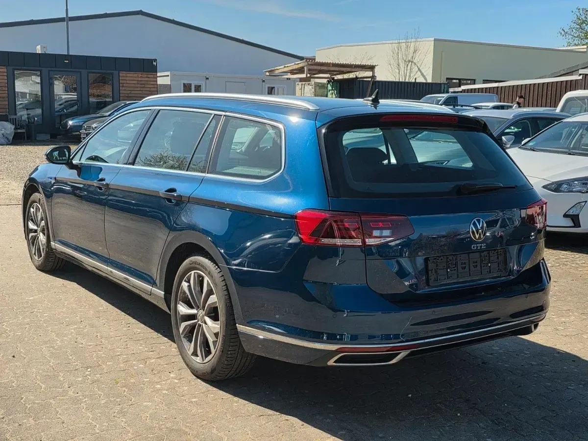 Gebraucht VW Passat GTE 218 PS (160 kW) 2021 Blau Kombi