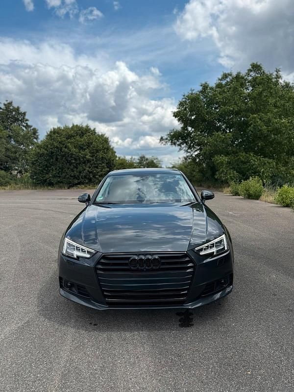 Gebraucht 2016 Audi A4 Limousine | 18.000 € - Bild 1/4