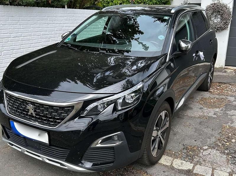 Schwarz Gebraucht 2018 Peugeot 5008 Van / Kleinbus | 16.500 € (Fairer Preis) - Bild 1/4