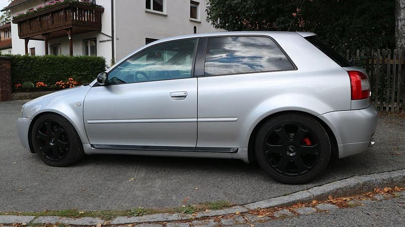 Silber Gebraucht 2000 Audi S3 Limousine | 5.400 € (Superpreis) - Bild 1/4