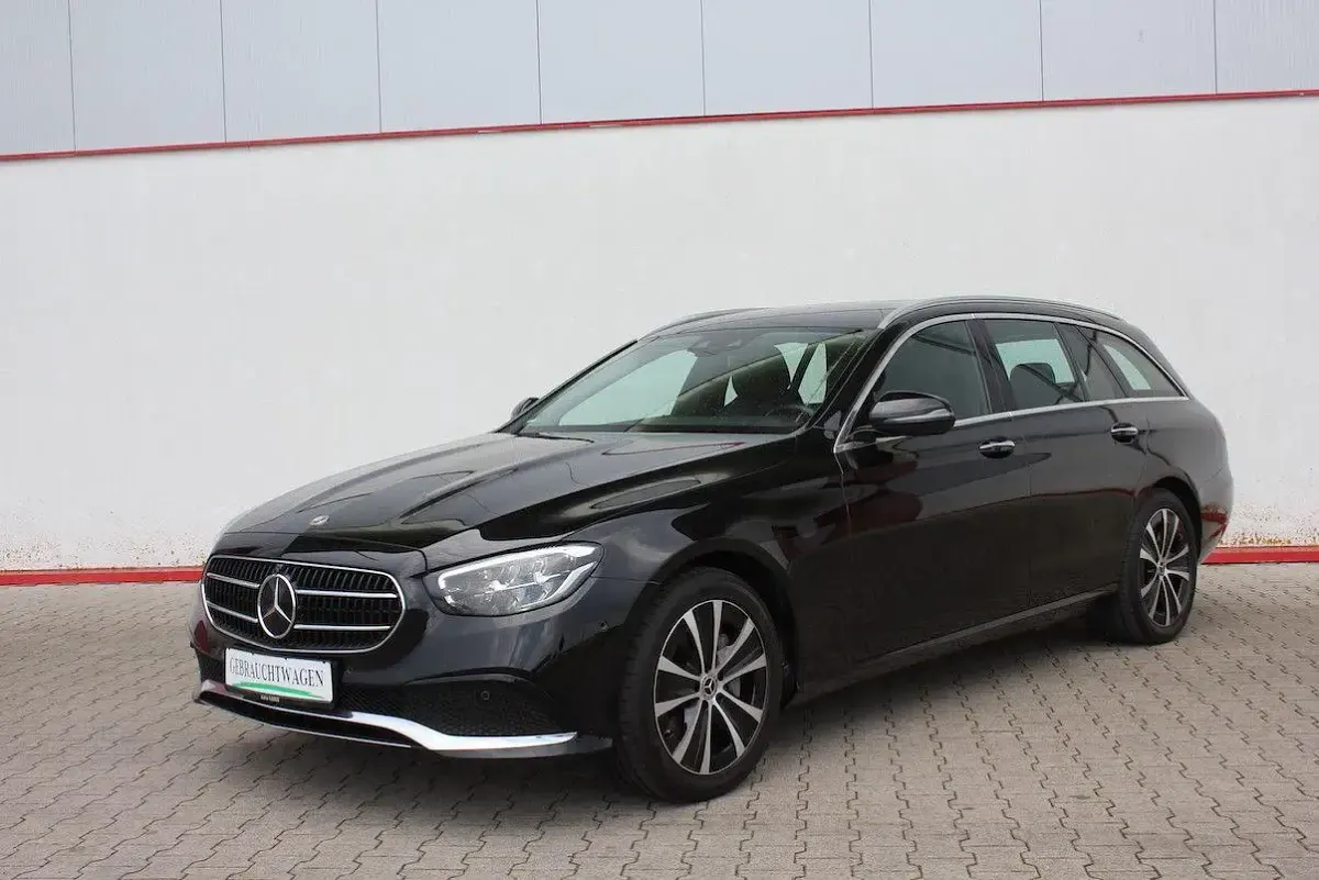 Gebraucht Mercedes E300 211 PS (155 kW) 2022 Schwarz Kombi