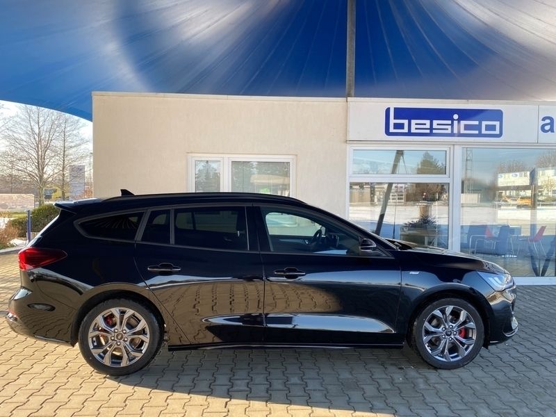 Gebraucht Ford Focus ST-Line 125 PS (91 kW) 2023 Schwarz Limousine