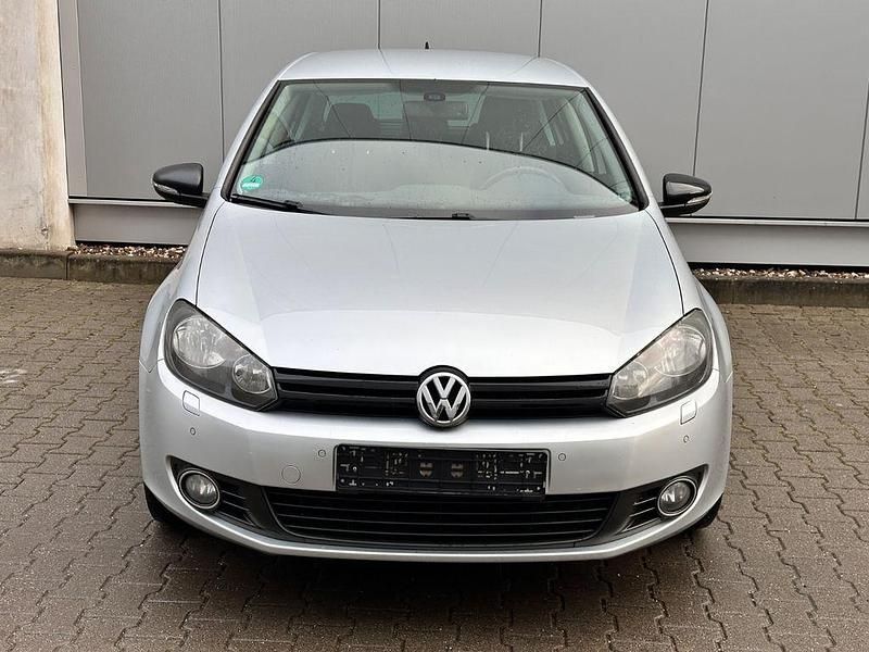 Gebraucht VW Golf VII Match 86 PS (63 kW) 2012 Silber Limousine