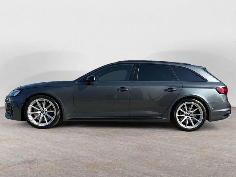 Gebraucht Audi RS4 Ambiente 450 PS (330 kW) 2024 Daytonagrau perleffekt Kombi
