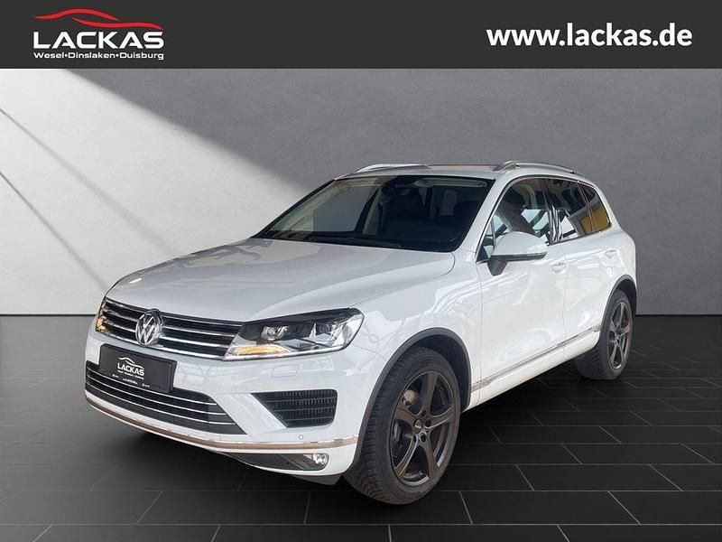 Weiss Gebraucht 2018 VW Touareg Terrain Tech SUV | 26.690 € (Fairer Preis) - Bild 1/4