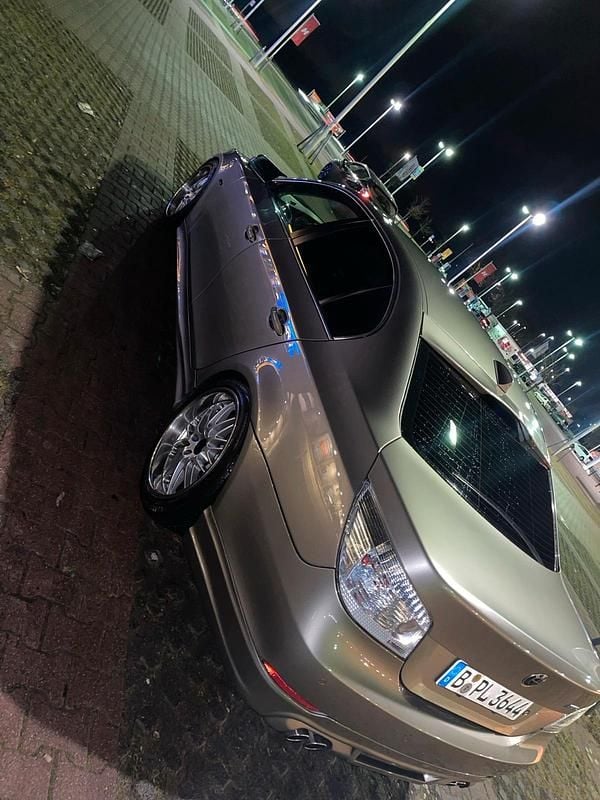 Gebraucht BMW 523 170 PS (125 kW) 2006 Gold Limousine