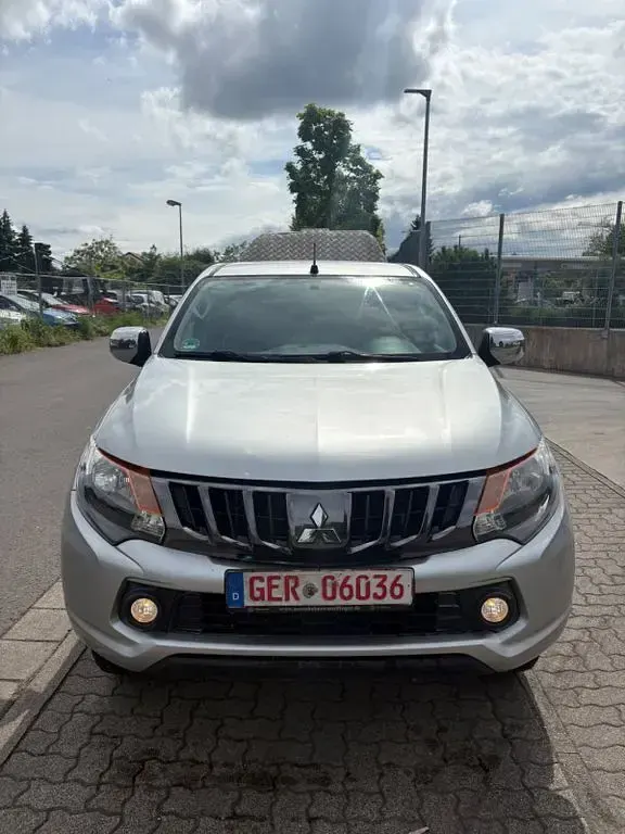 Gebraucht Mitsubishi L200 154 PS (113 kW) 2017 Silber Pickup
